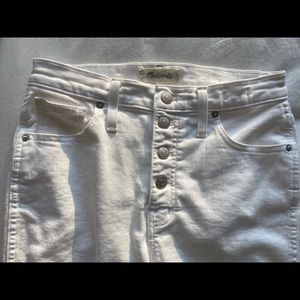 Madewell WhiteJeans frayed cut off bottoms Size 27